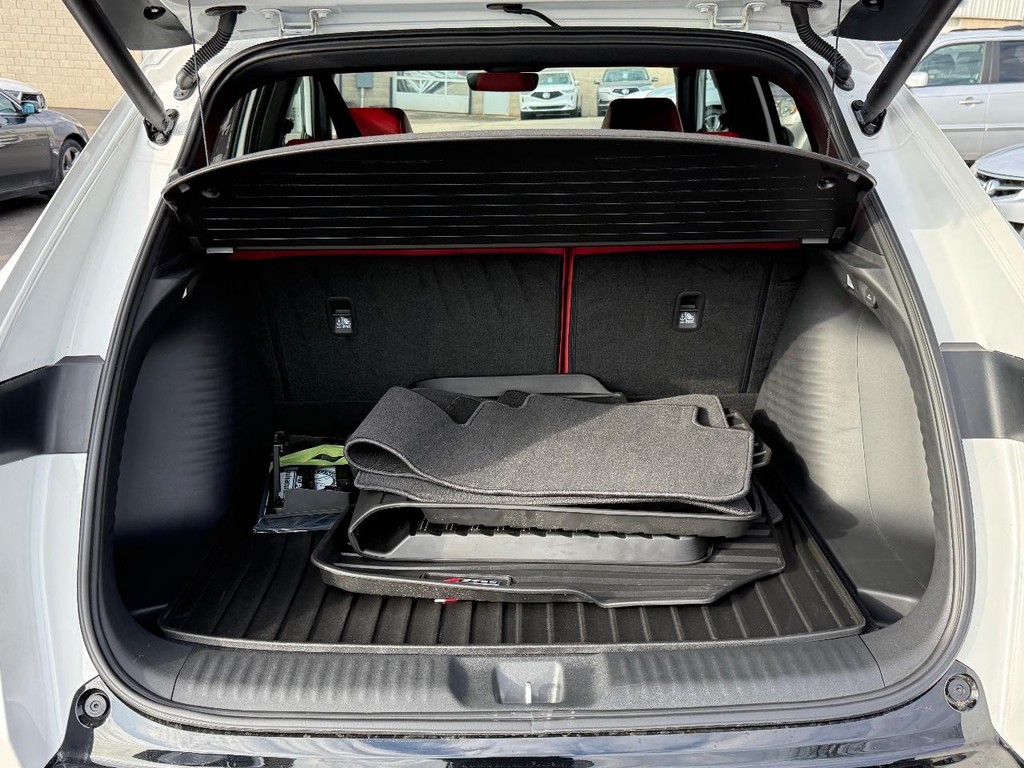 Acura ADX Vehicle Full-screen Gallery Image 04