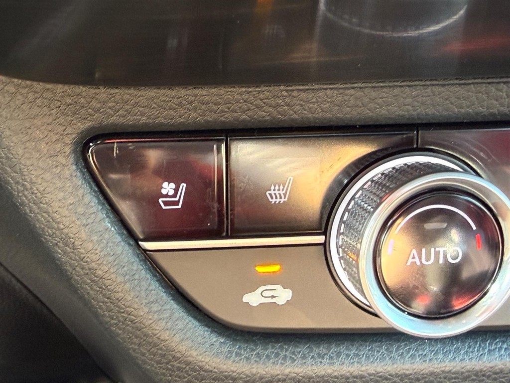 Acura ADX Vehicle Full-screen Gallery Image 21