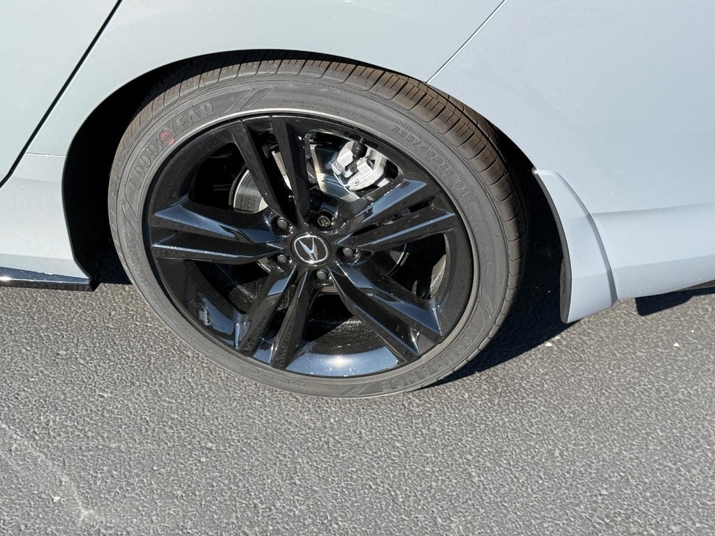 Acura Integra Vehicle Full-screen Gallery Image 05