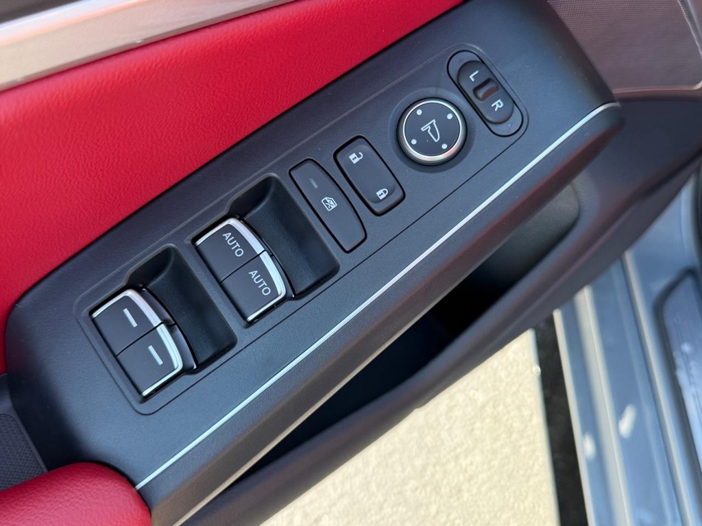 Acura Integra Vehicle Full-screen Gallery Image 10