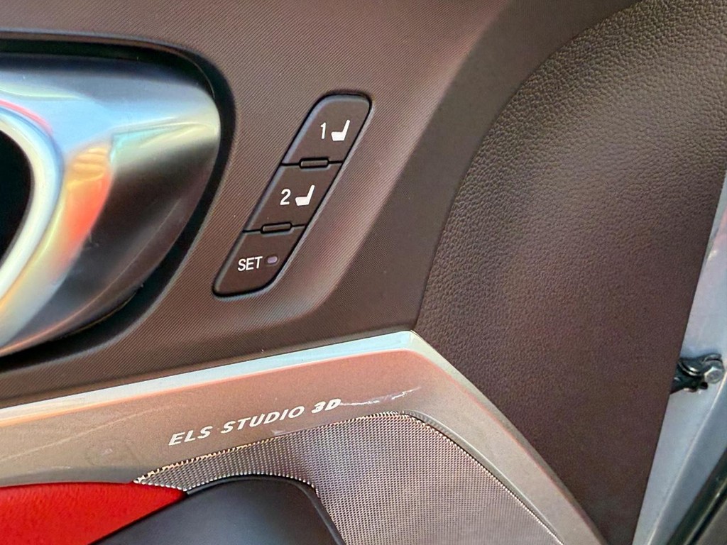 Acura Integra Vehicle Full-screen Gallery Image 11