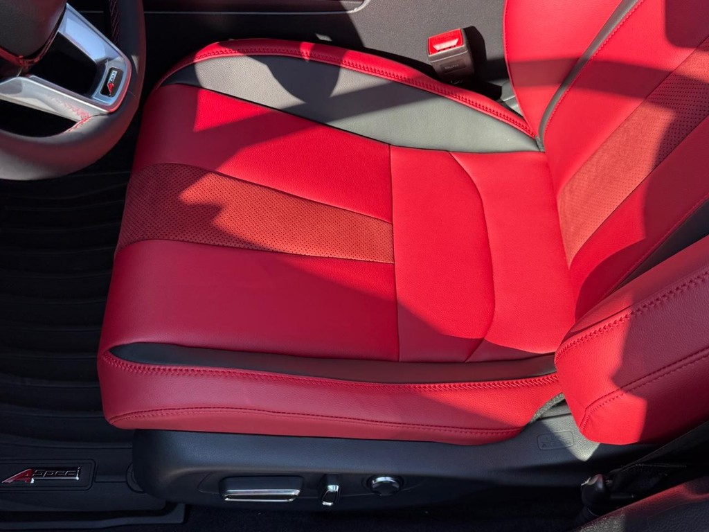 Acura Integra Vehicle Full-screen Gallery Image 12