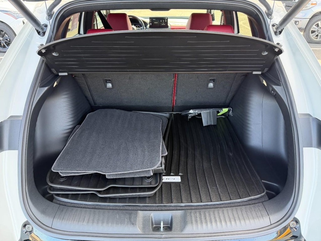 Acura ADX Vehicle Full-screen Gallery Image 04