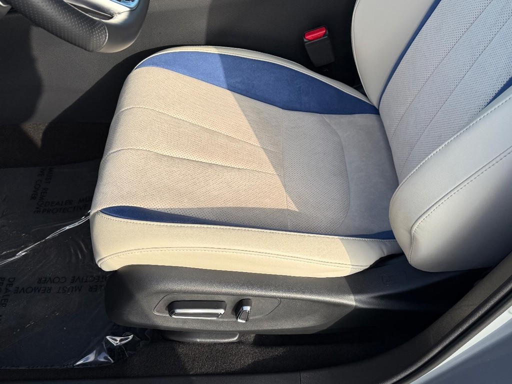 Acura ADX Vehicle Full-screen Gallery Image 16