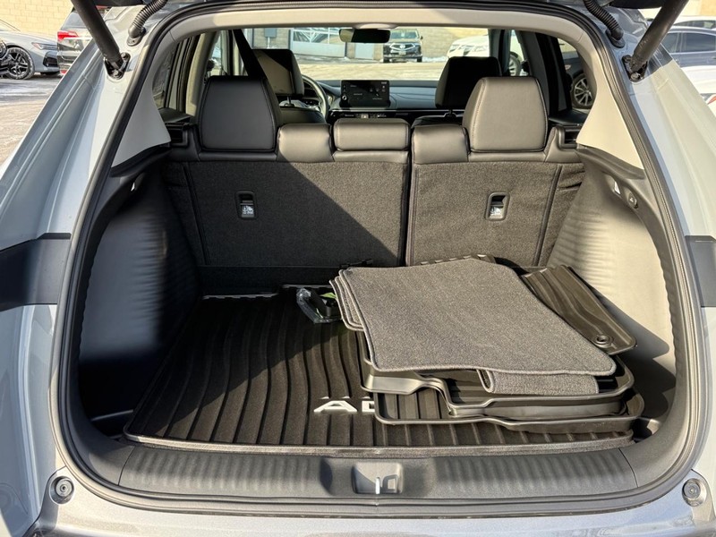 Acura ADX Vehicle Full-screen Gallery Image 04