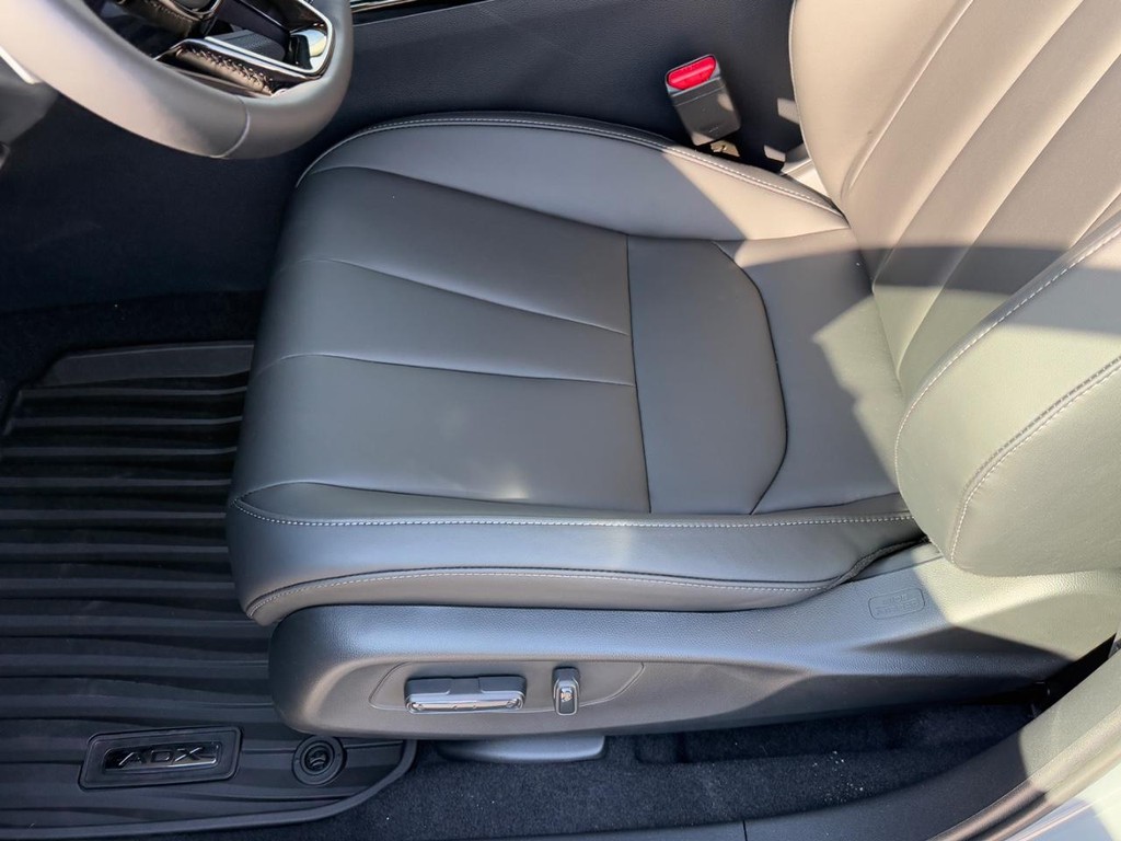 Acura ADX Vehicle Full-screen Gallery Image 10