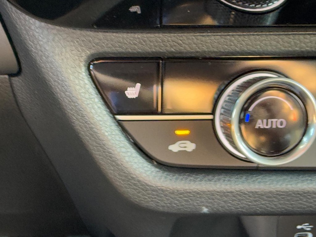 Acura ADX Vehicle Full-screen Gallery Image 16