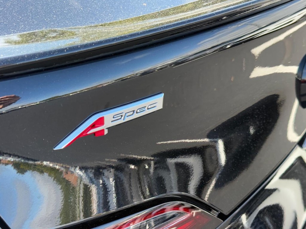 Acura Integra Vehicle Full-screen Gallery Image 04