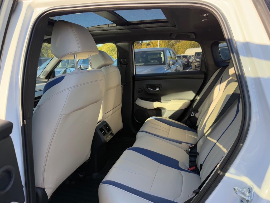 Acura ADX Vehicle Full-screen Gallery Image 06