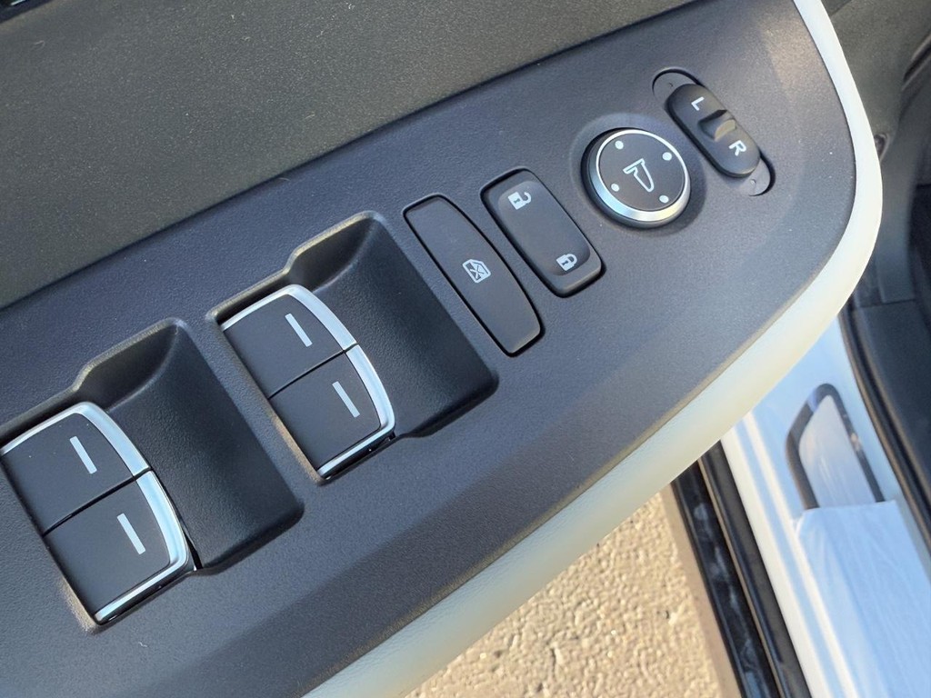 Acura ADX Vehicle Full-screen Gallery Image 10