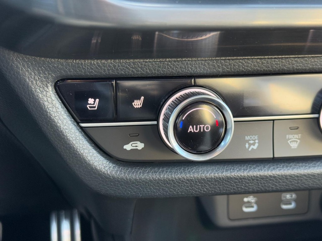 Acura ADX Vehicle Full-screen Gallery Image 17