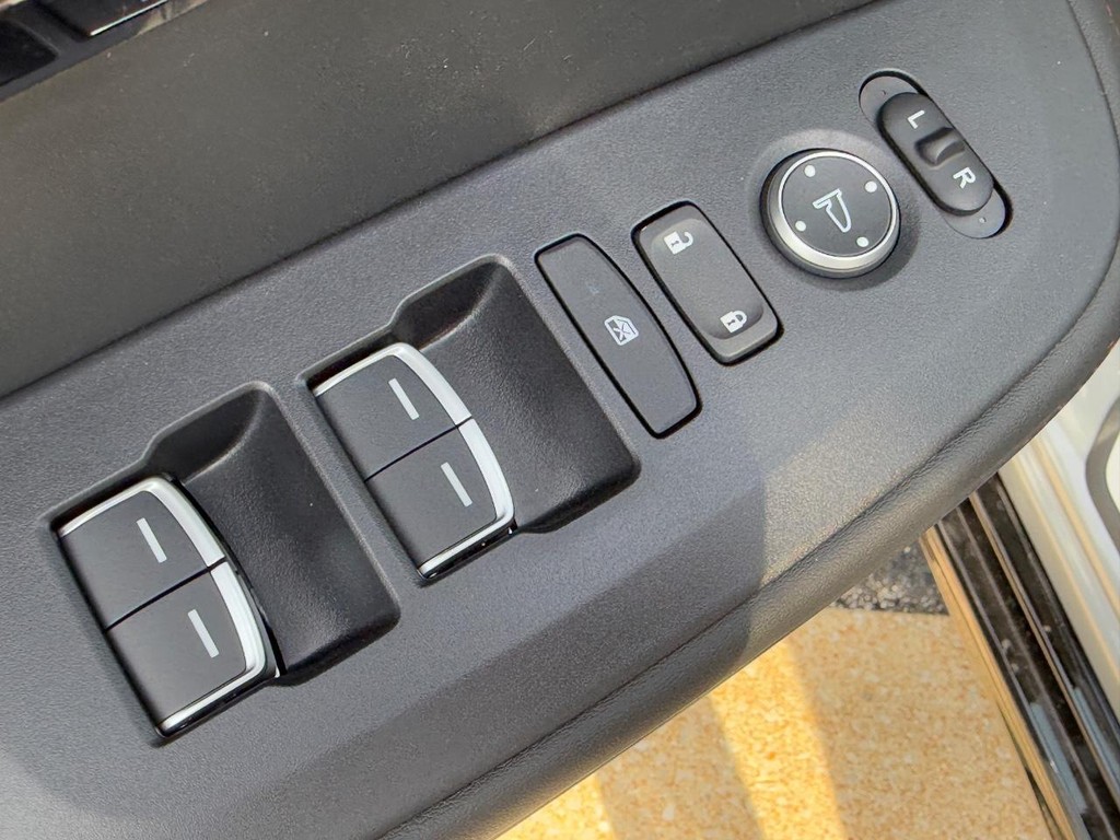 Acura ADX Vehicle Full-screen Gallery Image 10