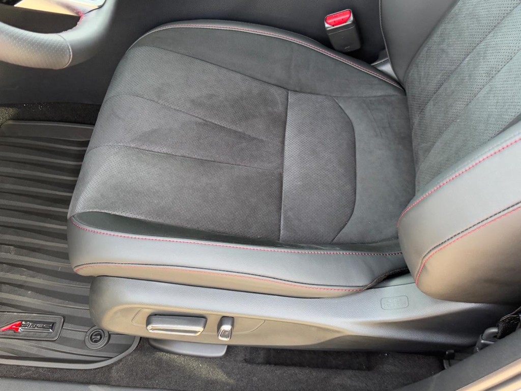 Acura ADX Vehicle Full-screen Gallery Image 11