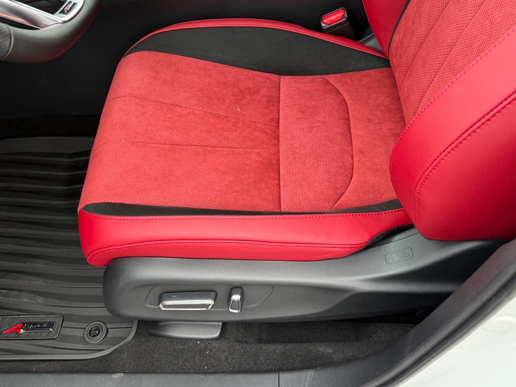 Acura ADX Vehicle Full-screen Gallery Image 11