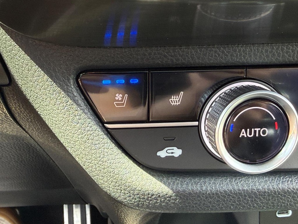 Acura ADX Vehicle Full-screen Gallery Image 23