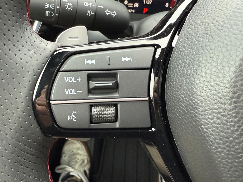 Acura ADX Vehicle Full-screen Gallery Image 12