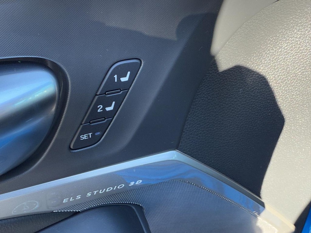 Acura Integra Vehicle Full-screen Gallery Image 11