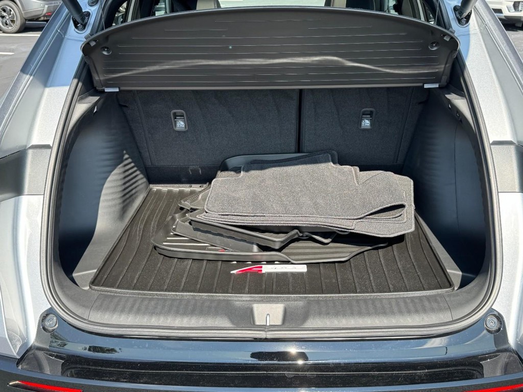 Acura ADX Vehicle Full-screen Gallery Image 06