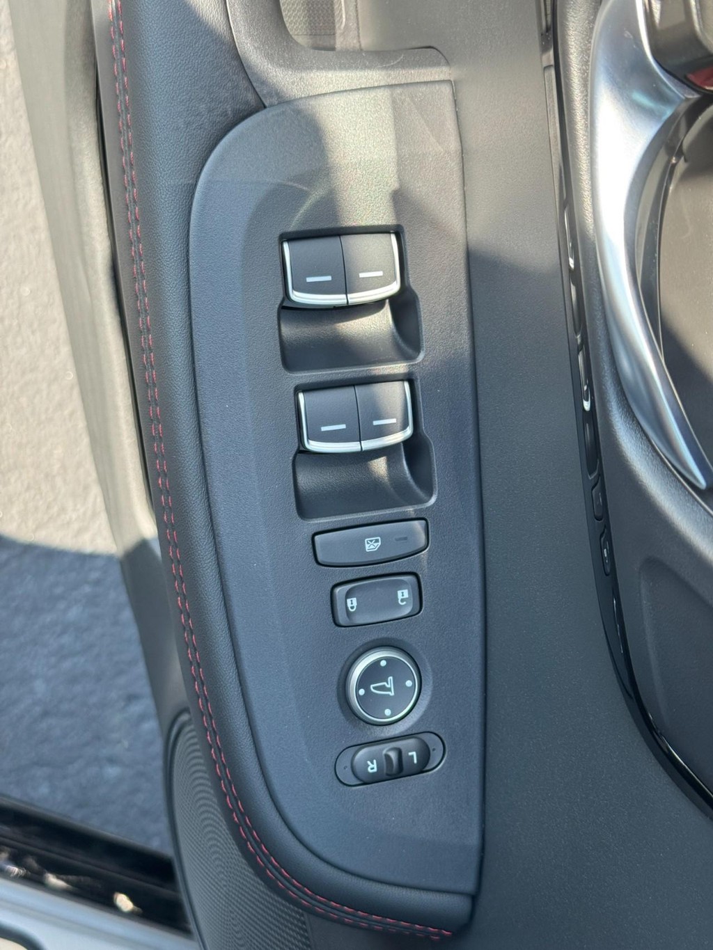 Acura ADX Vehicle Full-screen Gallery Image 17