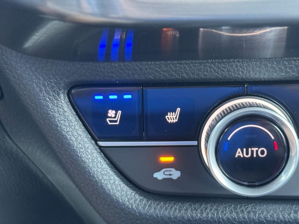 Acura ADX Vehicle Full-screen Gallery Image 25