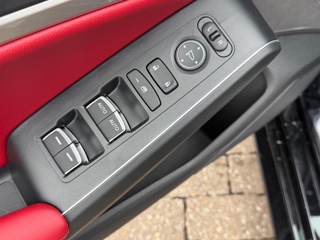 Acura Integra Vehicle Full-screen Gallery Image 16