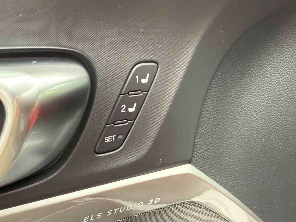 Acura Integra Vehicle Full-screen Gallery Image 17