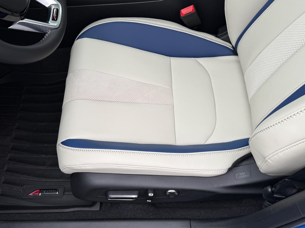 Acura Integra Vehicle Full-screen Gallery Image 12