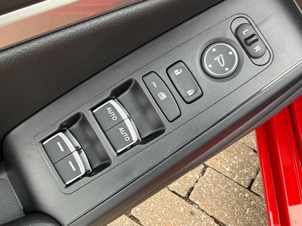 Acura Integra Vehicle Full-screen Gallery Image 09