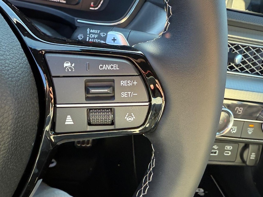 Acura Integra Vehicle Full-screen Gallery Image 13