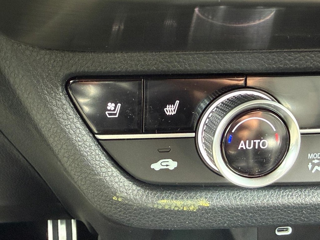 Acura ADX Vehicle Full-screen Gallery Image 15
