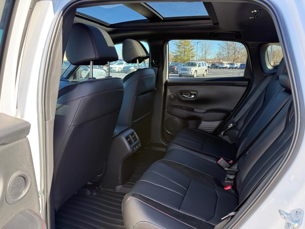Acura ADX Vehicle Full-screen Gallery Image 06