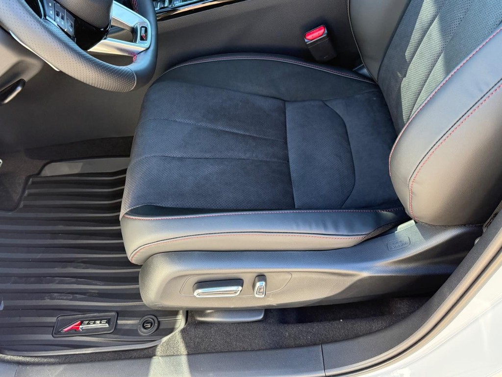 Acura ADX Vehicle Full-screen Gallery Image 11