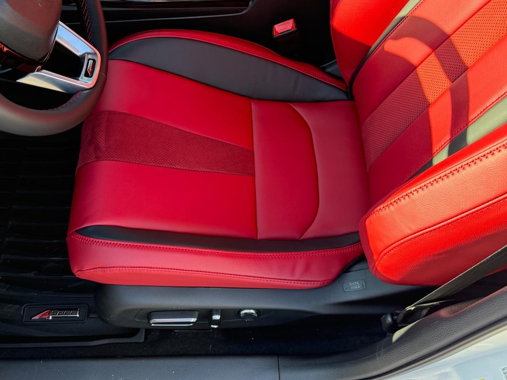 Acura Integra Vehicle Full-screen Gallery Image 11