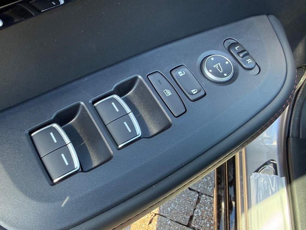 Acura ADX Vehicle Full-screen Gallery Image 10