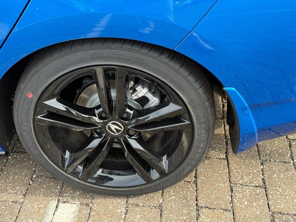 Acura Integra Vehicle Full-screen Gallery Image 05