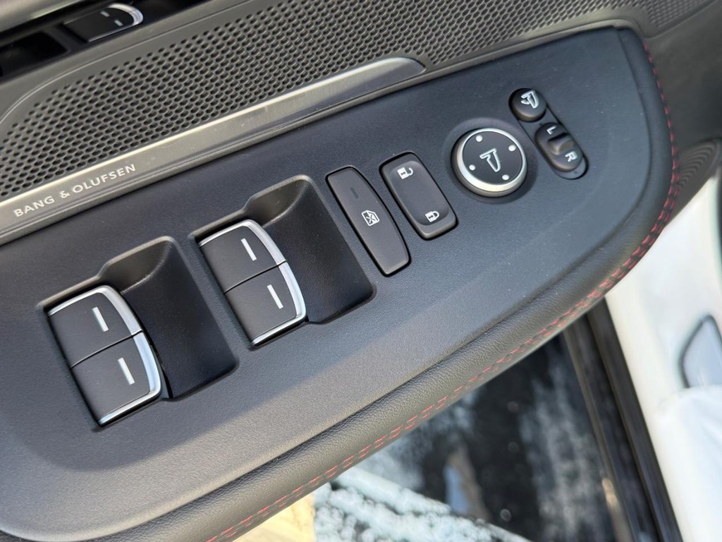 Acura ADX Vehicle Full-screen Gallery Image 10