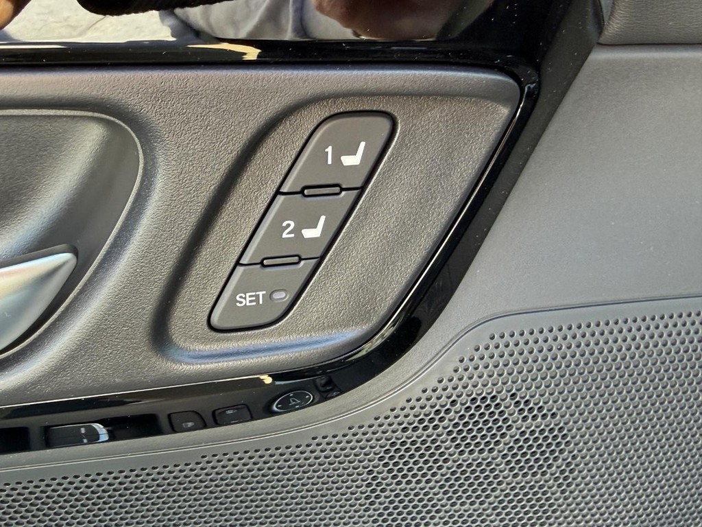 Acura ADX Vehicle Full-screen Gallery Image 11