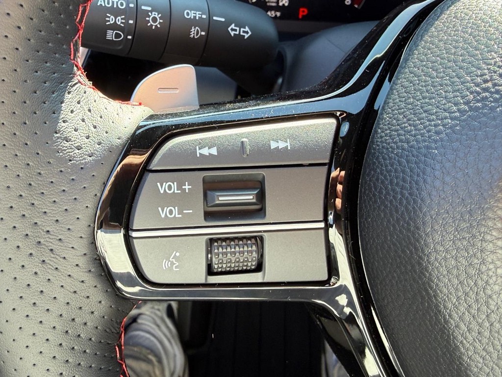 Acura ADX Vehicle Full-screen Gallery Image 13