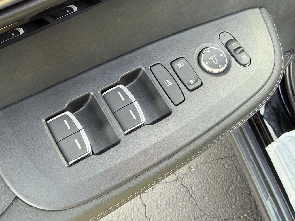 Acura ADX Vehicle Full-screen Gallery Image 09