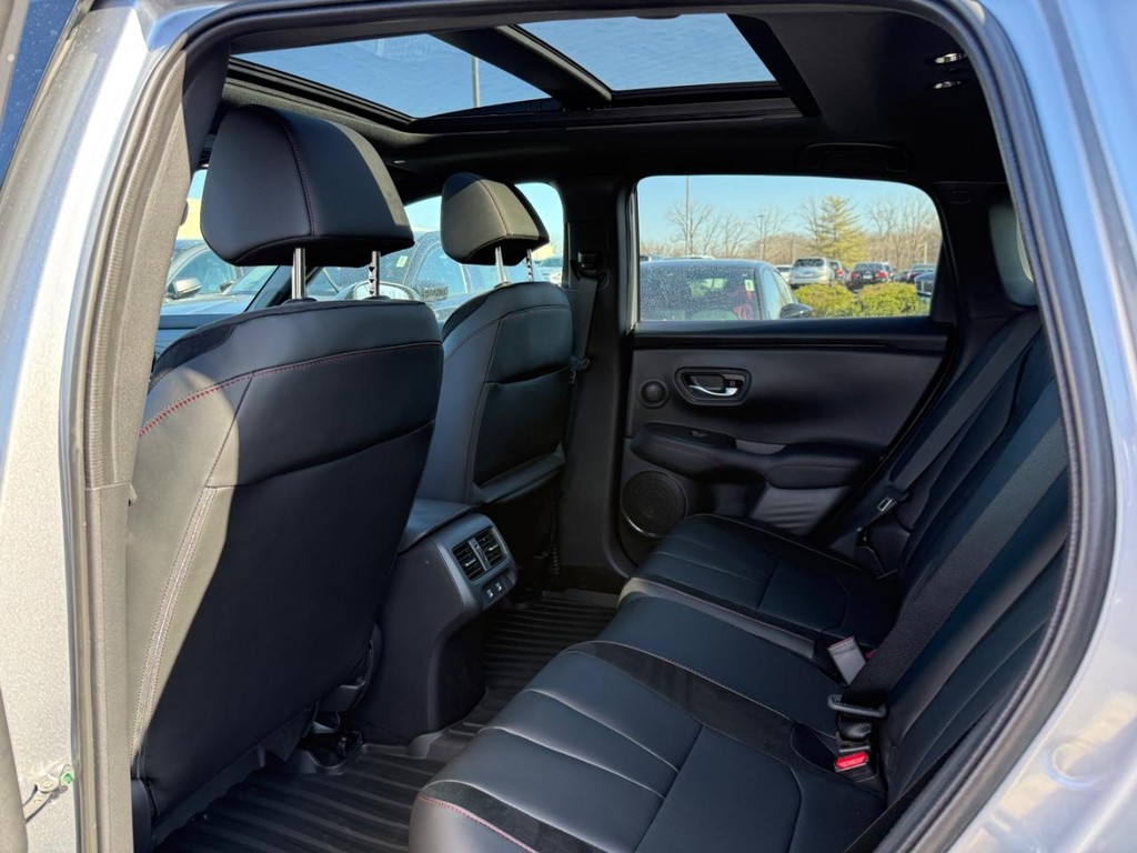 Acura ADX Vehicle Full-screen Gallery Image 06