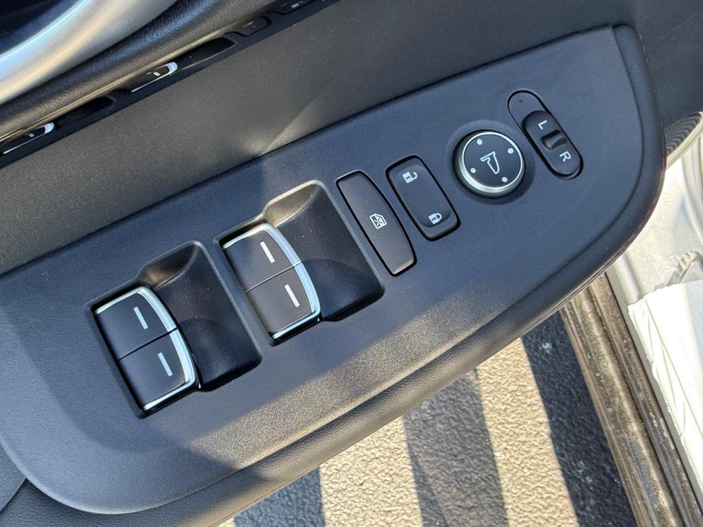 Acura ADX Vehicle Full-screen Gallery Image 10