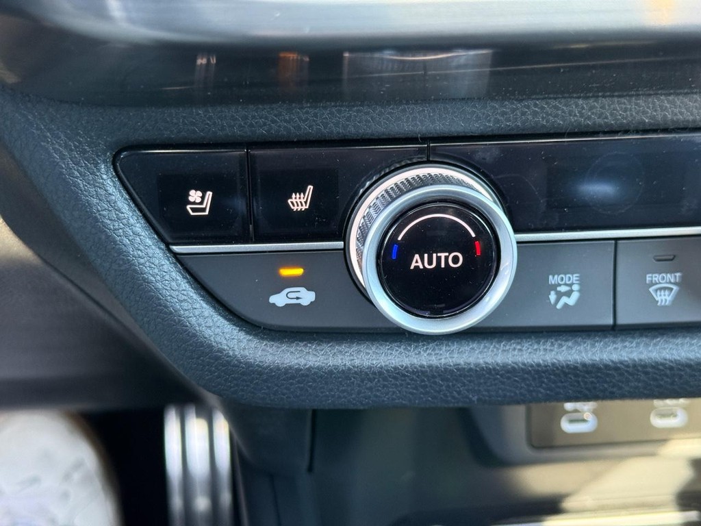 Acura ADX Vehicle Full-screen Gallery Image 17