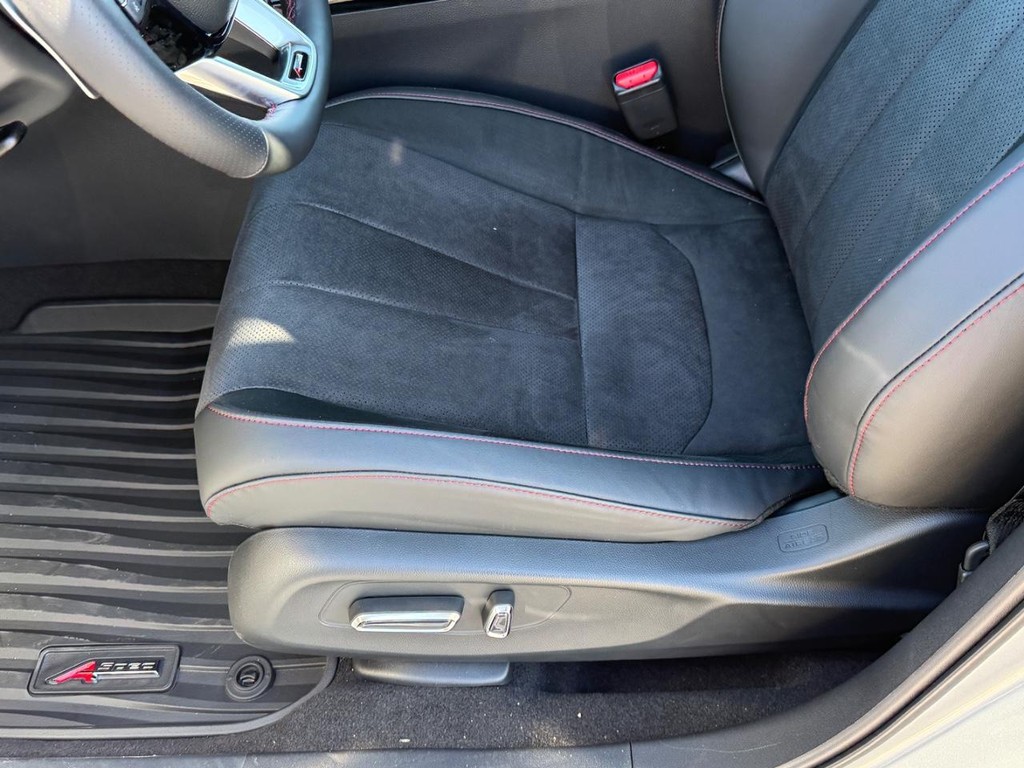 Acura ADX Vehicle Full-screen Gallery Image 12