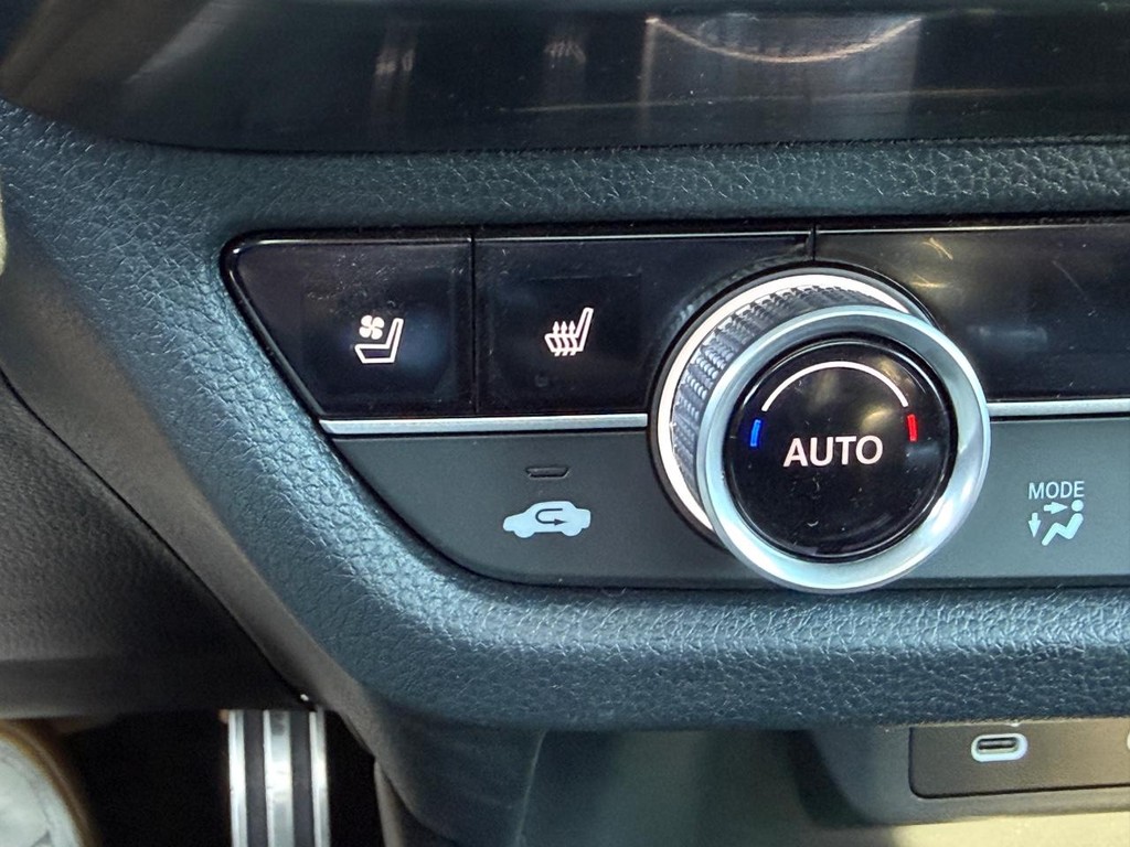 Acura ADX Vehicle Full-screen Gallery Image 18