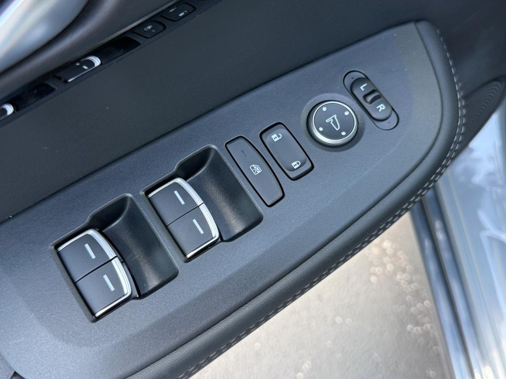 Acura ADX Vehicle Full-screen Gallery Image 15