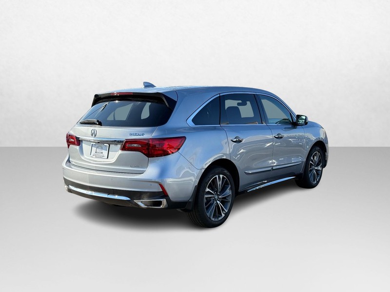 Acura MDX Vehicle Full-screen Gallery Image 06