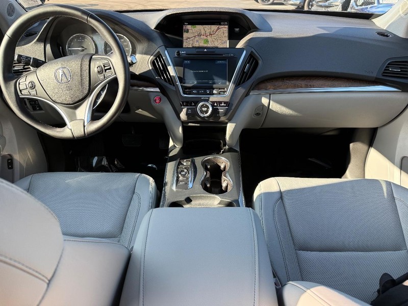 Acura MDX Vehicle Full-screen Gallery Image 11