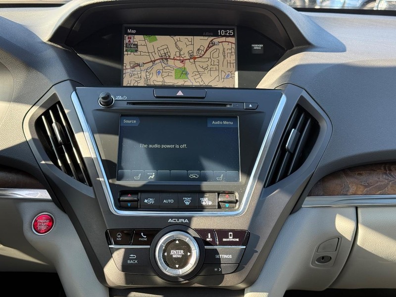 Acura MDX Vehicle Full-screen Gallery Image 13