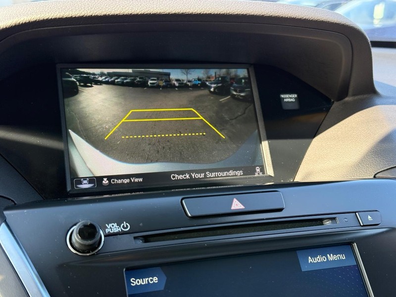Acura MDX Vehicle Full-screen Gallery Image 21