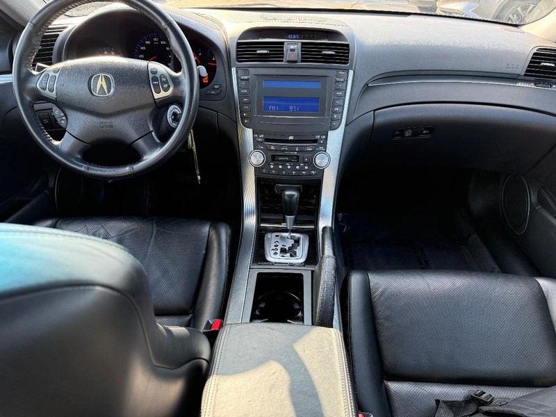 Acura TL Vehicle Full-screen Gallery Image 11